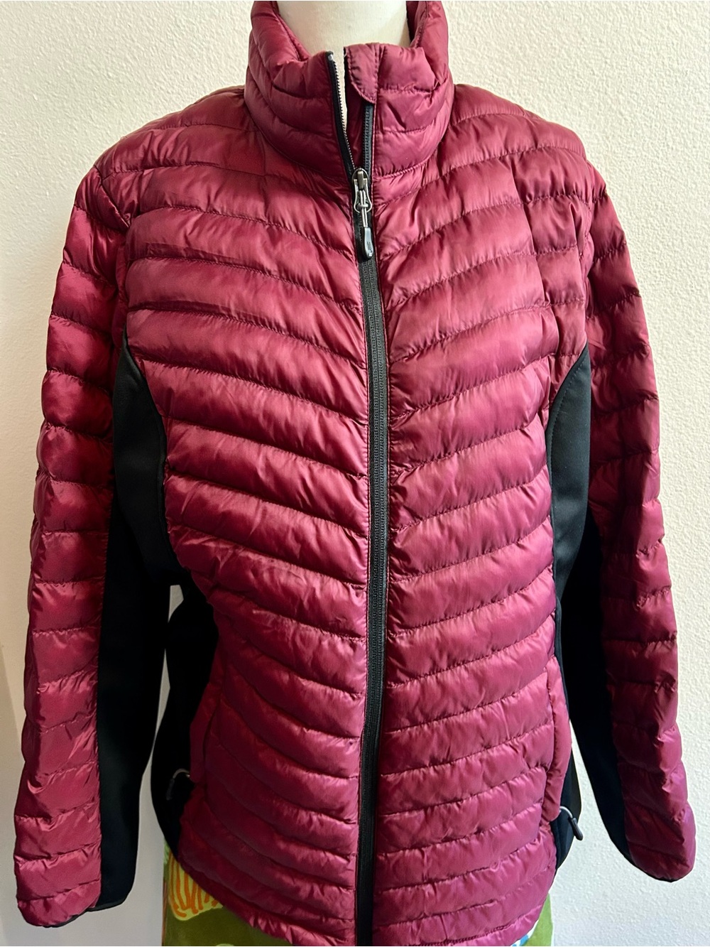32 Degrees Quilted Puffer Jacket in Burgundy with Black Panels